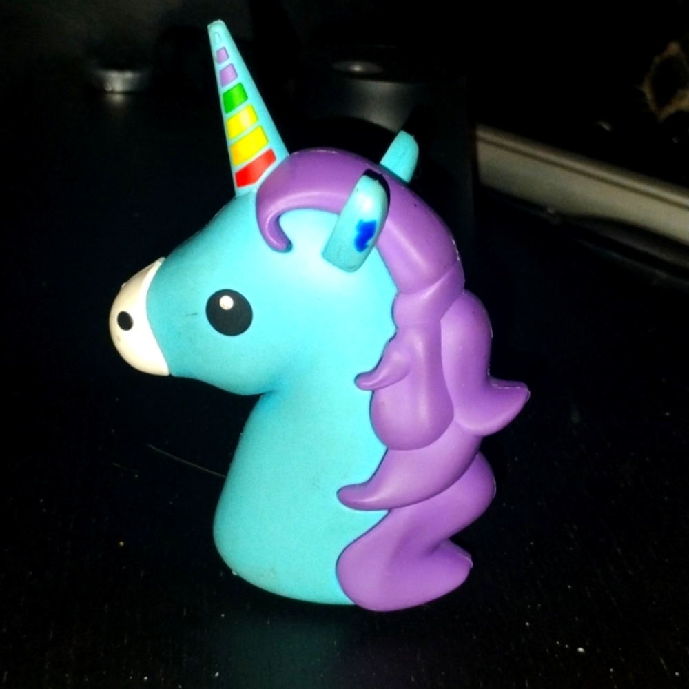 Universal Unicorn Power Bank 2000MAH. Works with any phone Android & iOS